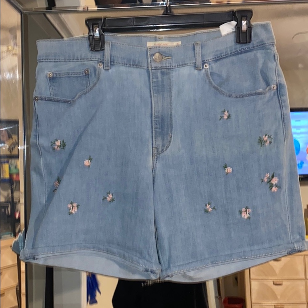 Levi Flower Shorts